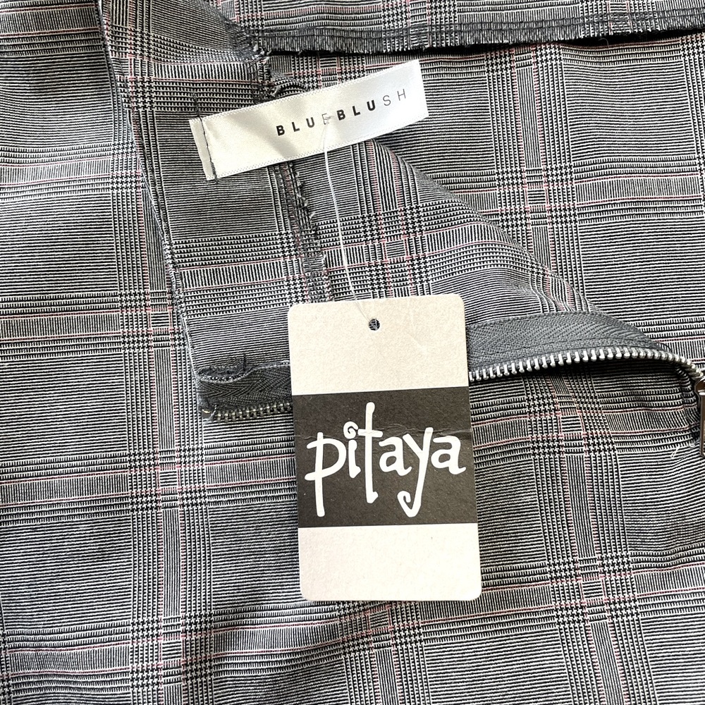 Pitaya Glen Plaid Back Zip Mini Skirt Size M